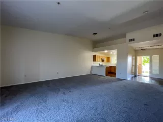 Photo #5: 2480333 Listing 