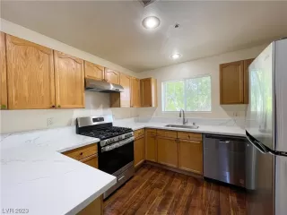 Photo #6: 2480333 Listing 