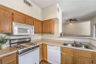 Photo #6: 2480342 Listing 