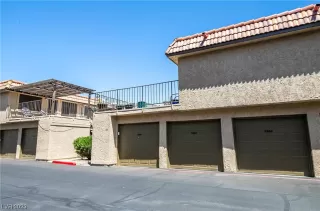 Photo #3: 2480422 Listing