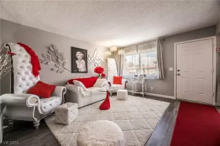 Photo #6: 2480422 Listing