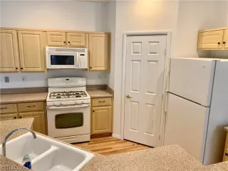 Photo #2: 2480427 Listing 