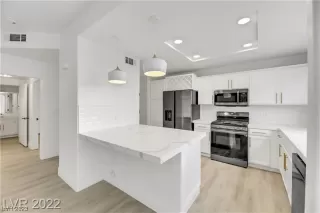 Photo #2: 2480454 Listing 