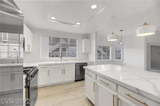 Photo #3: 2480454 Listing 