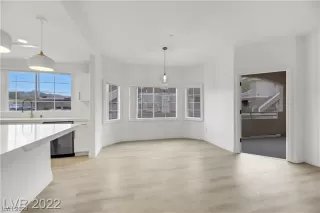 Photo #5: 2480454 Listing 