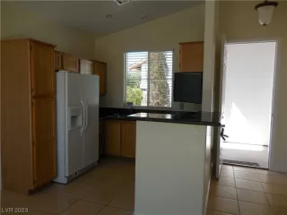 Photo #3: 2480462 Listing 