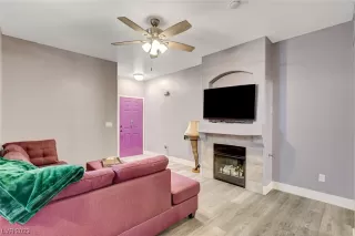 Photo #4: 2480475 Listing