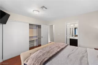 Photo #2: 2480477 Listing 