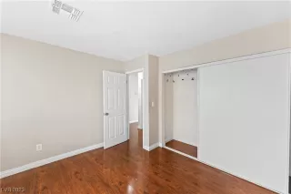 Photo #6: 2480477 Listing 