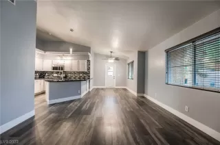 Photo #4: 2480512 Listing 