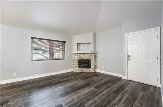 Photo #6: 2480512 Listing 