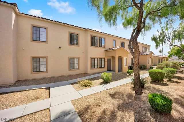 MLS: 2480534 Condo For Sale