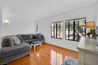 Photo #4: 2480534 Listing 