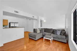 Photo #5: 2480534 Listing 