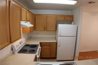 Photo #5: 2480540 Listing 