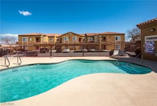 Photo #3: 2480562 Listing 