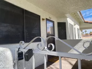 Photo #2: 2480567 Listing 