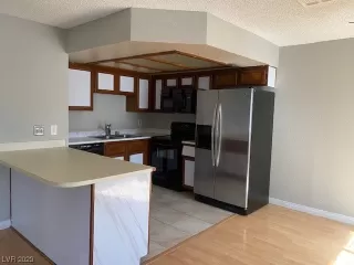 Photo #5: 2480567 Listing 