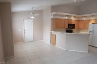 Photo #2: 2480596 Listing