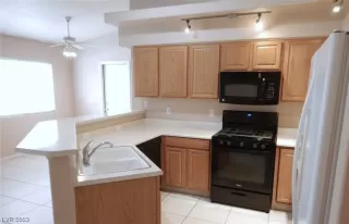 Photo #3: 2480596 Listing