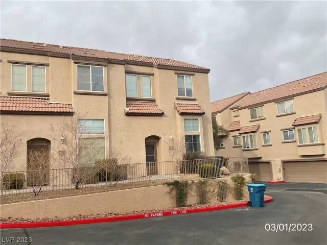 MLS: 2480625 Condo For Sale