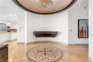 Photo #3: 2480631 Listing