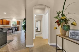 Photo #5: 2480640 Listing 