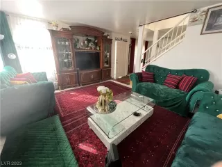 Photo #4: 2480642 Listing