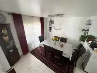 Photo #5: 2480642 Listing