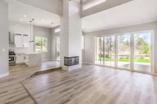 Photo #6: 2480645 Listing 