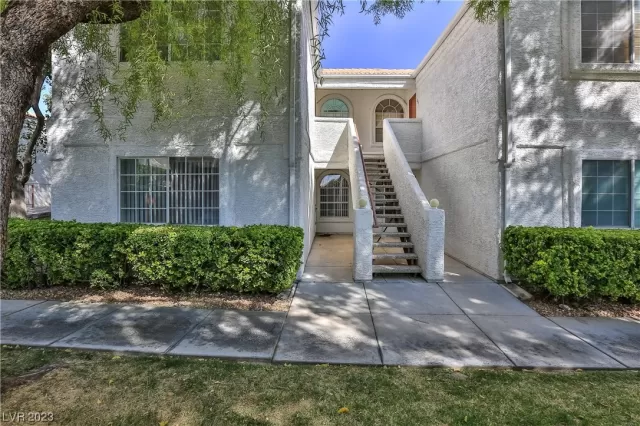 MLS: 2480672 Condo For Sale