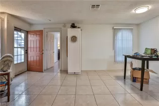 Photo #5: 2480672 Listing