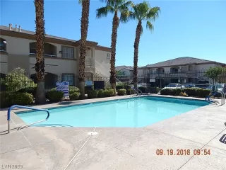 Photo #4: 2480681 Listing 