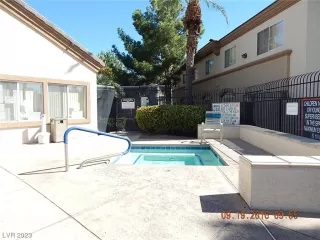 Photo #6: 2480681 Listing 