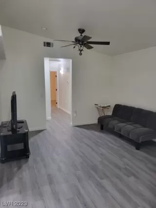 Photo #2: 2480724 Listing