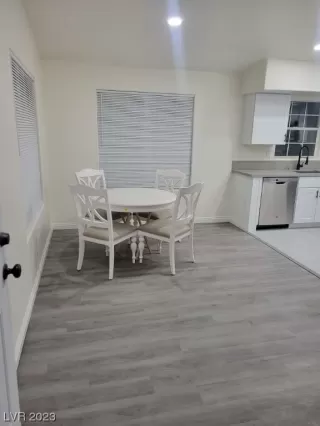 Photo #5: 2480724 Listing