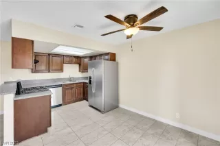 Photo #4: 2480725 Listing 