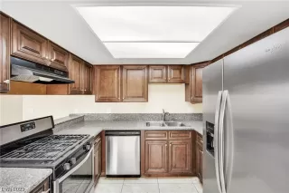 Photo #6: 2480725 Listing 