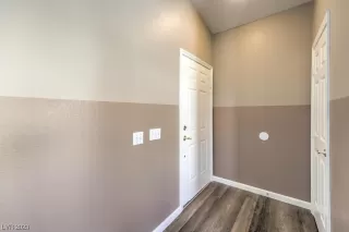 Photo #4: 2480739 Listing