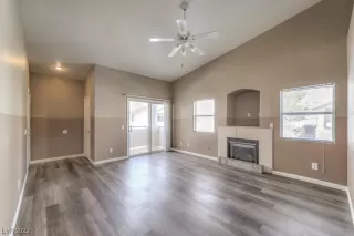 Photo #5: 2480739 Listing