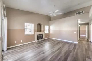 Photo #6: 2480739 Listing