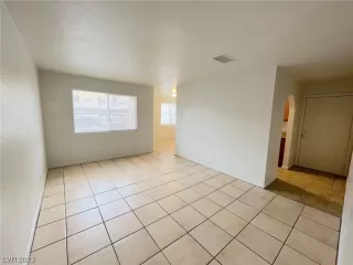 Photo #5: 2480741 Listing 