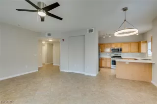 Photo #5: 2480754 Listing