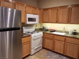 Photo #3: 2480762 Listing