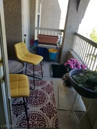 Photo #5: 2480762 Listing