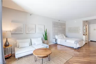 Photo #3: 2480767 Listing 