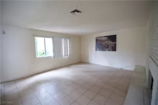 Photo #3: 2480769 Listing