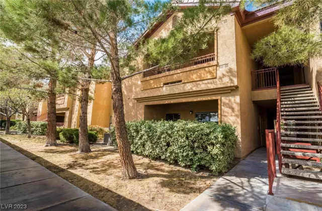 MLS: 2480775 Condo For Sale