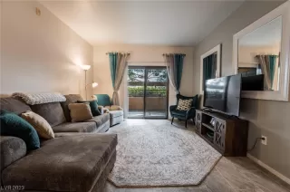 Photo #3: 2480775 Listing