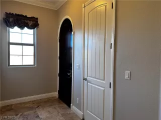 Photo #4: 2480783 Listing 